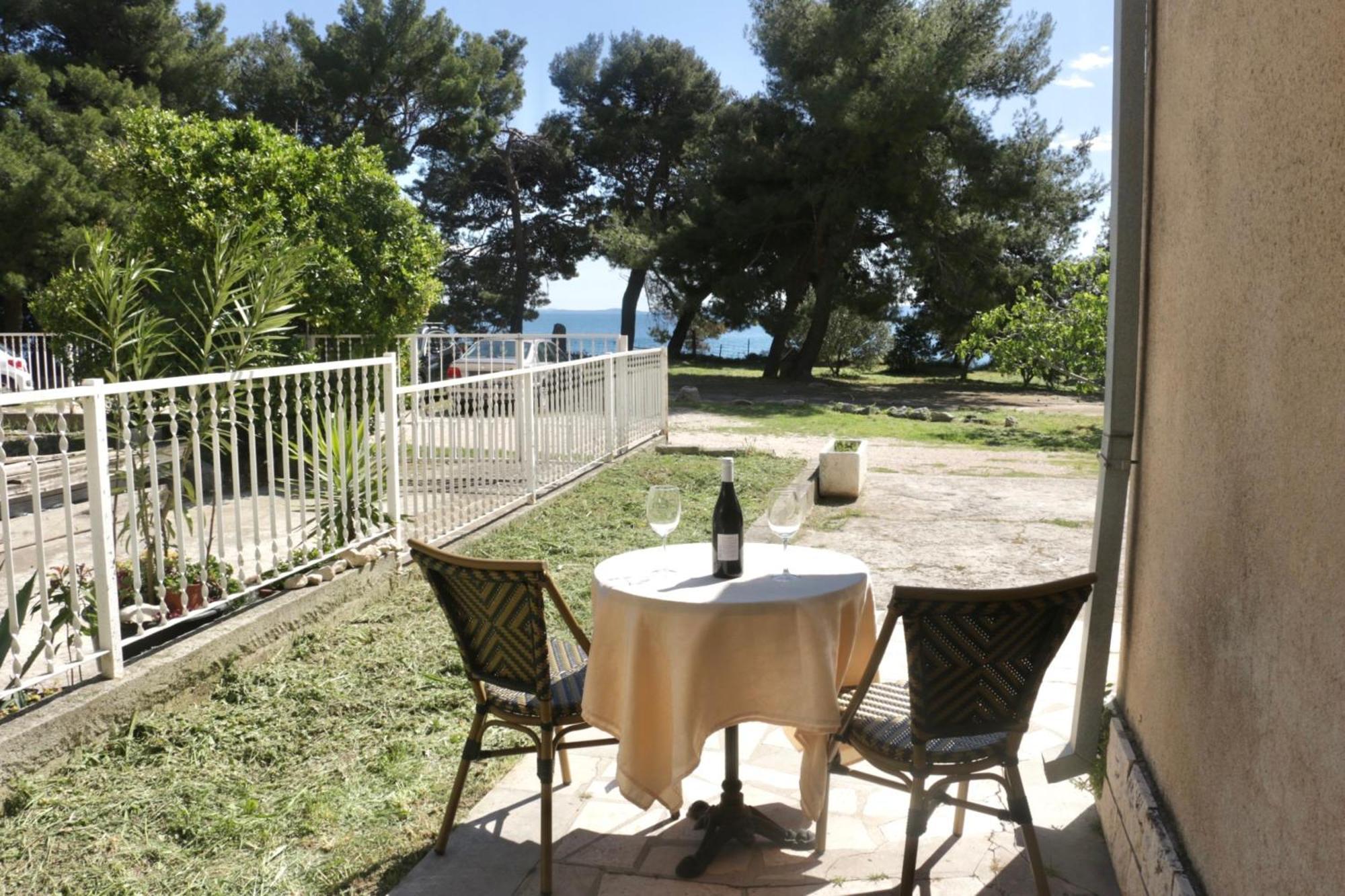 Beachfront Apartment Drazen, With Garden And Parking Split Exteriör bild