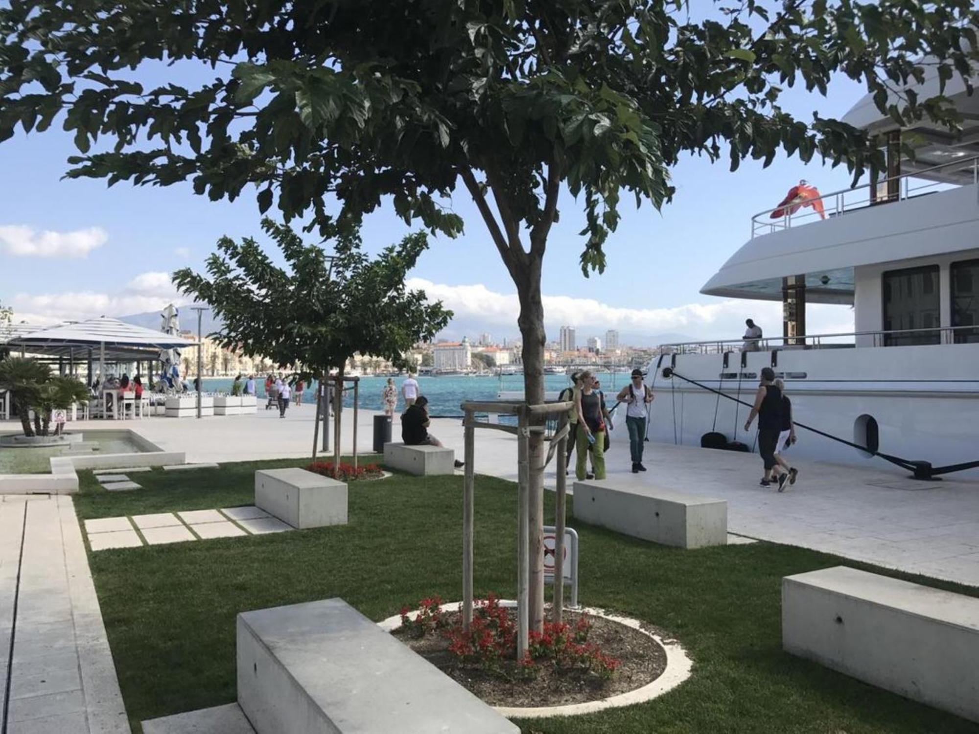Beachfront Apartment Drazen, With Garden And Parking Split Exteriör bild