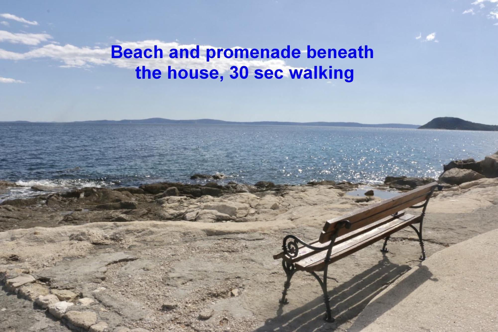 Beachfront Apartment Drazen, With Garden And Parking Split Exteriör bild