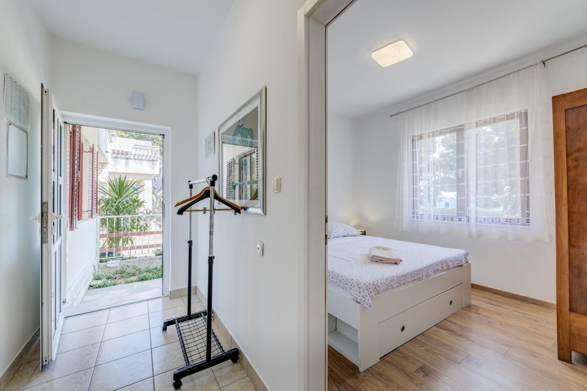 Beachfront Apartment Drazen, With Garden And Parking Split Exteriör bild