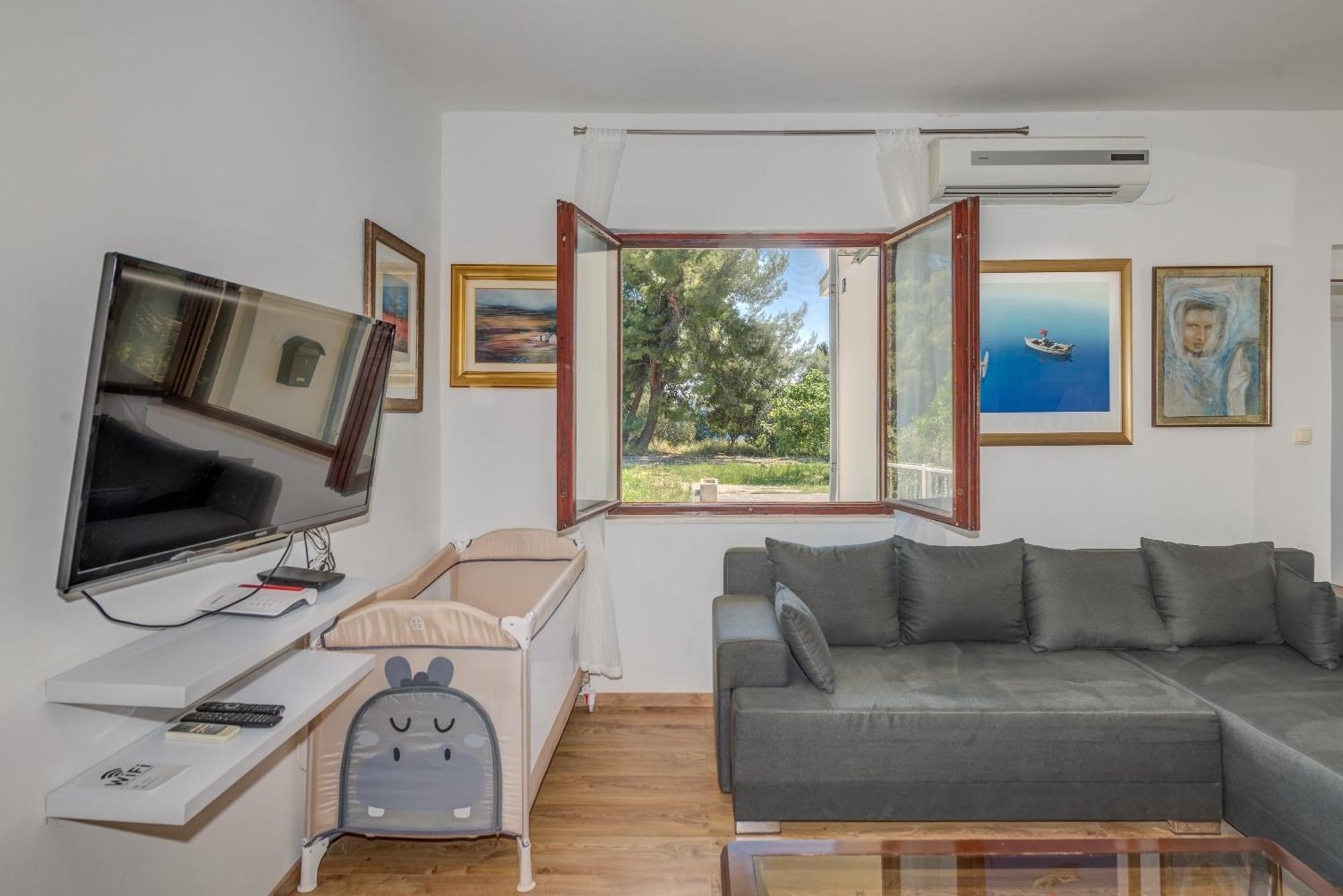 Beachfront Apartment Drazen, With Garden And Parking Split Exteriör bild