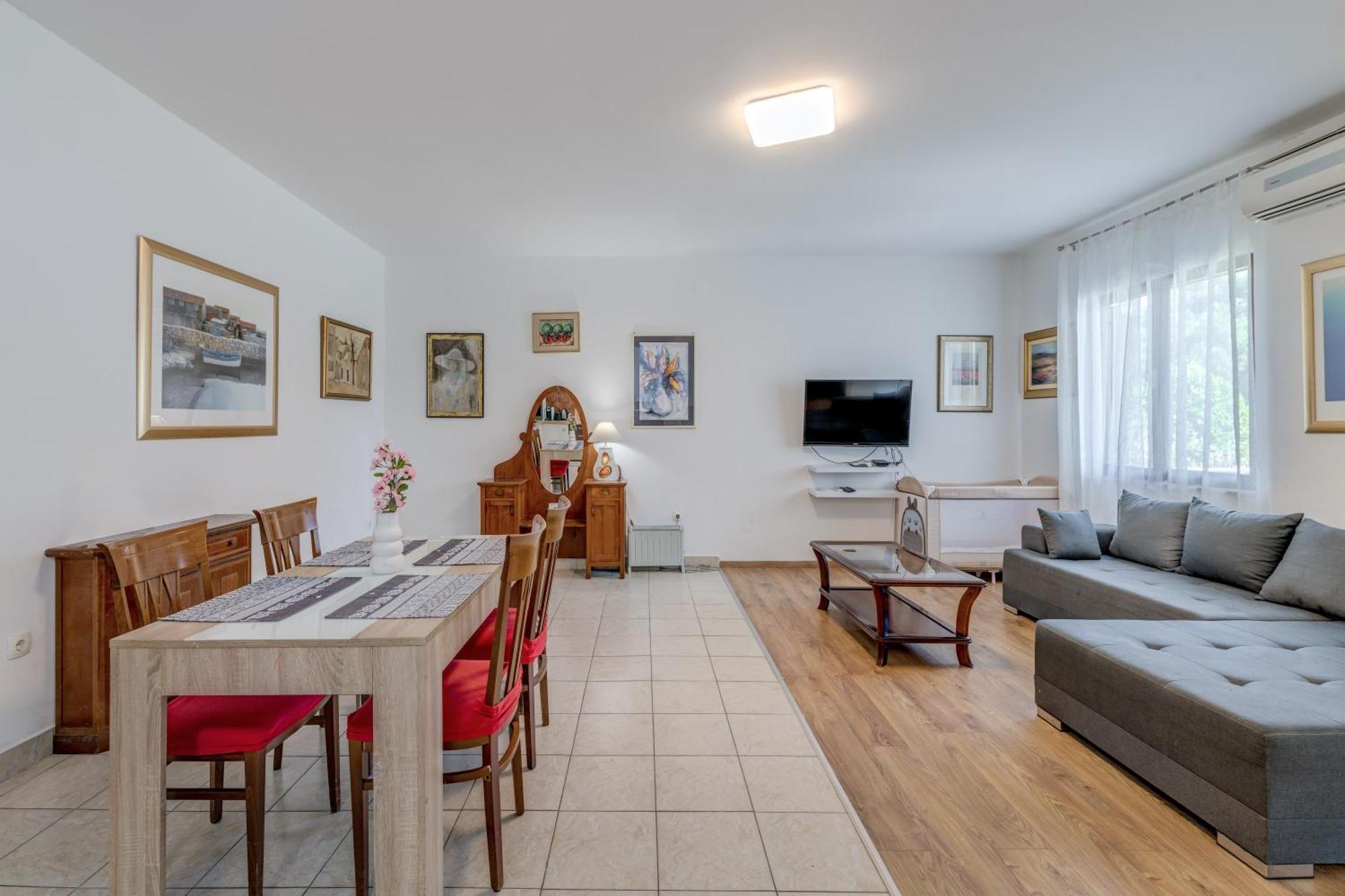 Beachfront Apartment Drazen, With Garden And Parking Split Exteriör bild