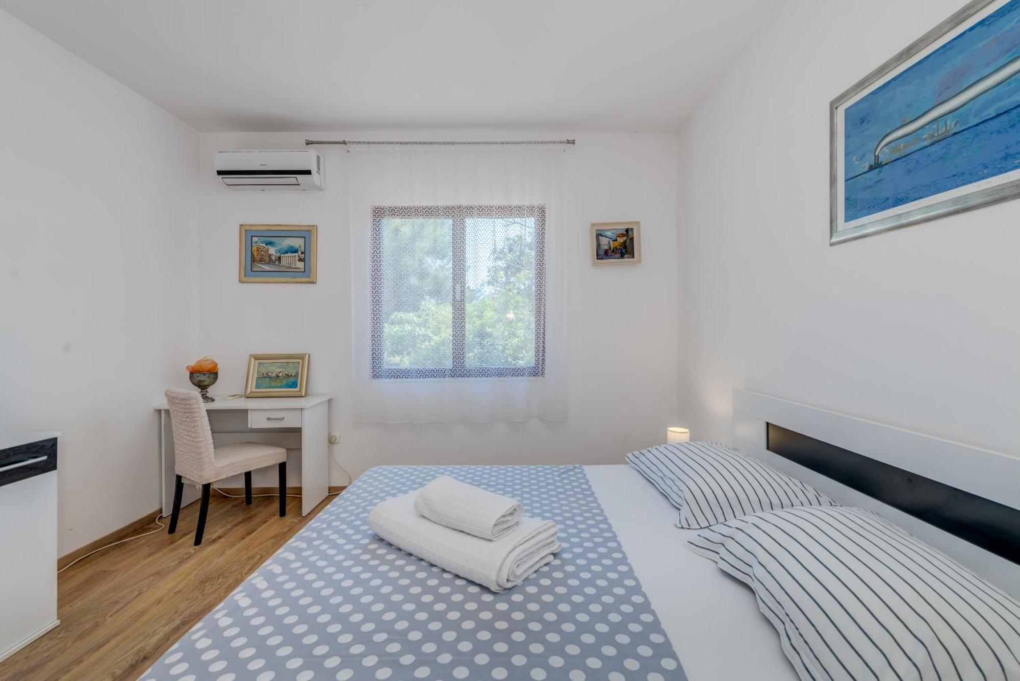 Beachfront Apartment Drazen, With Garden And Parking Split Exteriör bild