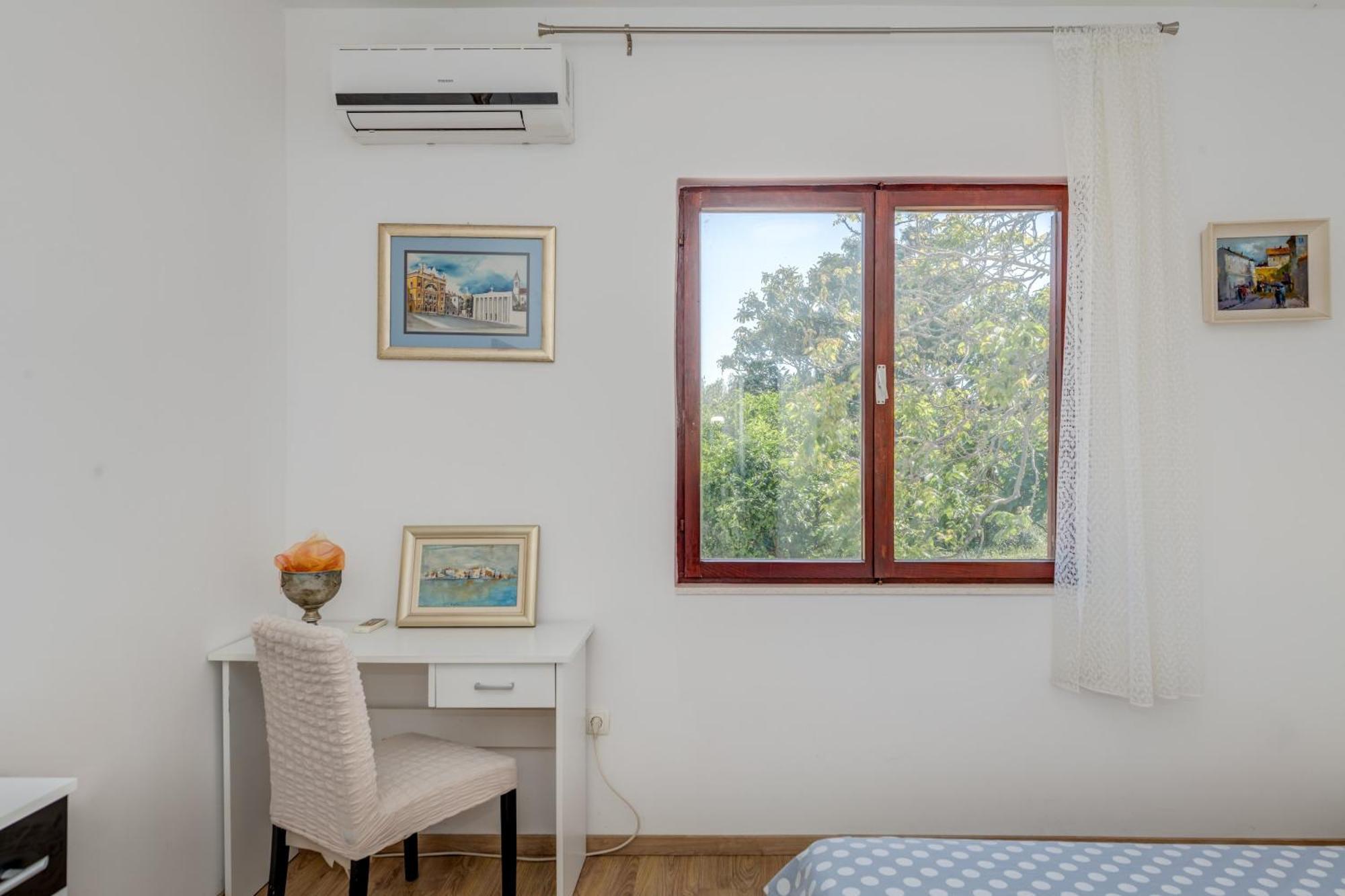 Beachfront Apartment Drazen, With Garden And Parking Split Exteriör bild