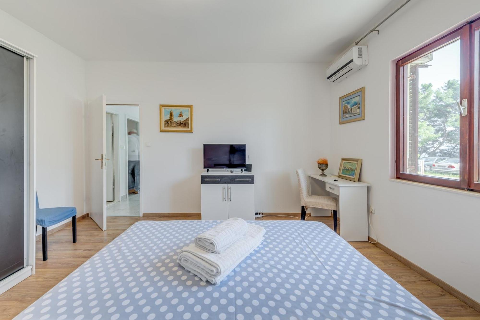 Beachfront Apartment Drazen, With Garden And Parking Split Exteriör bild
